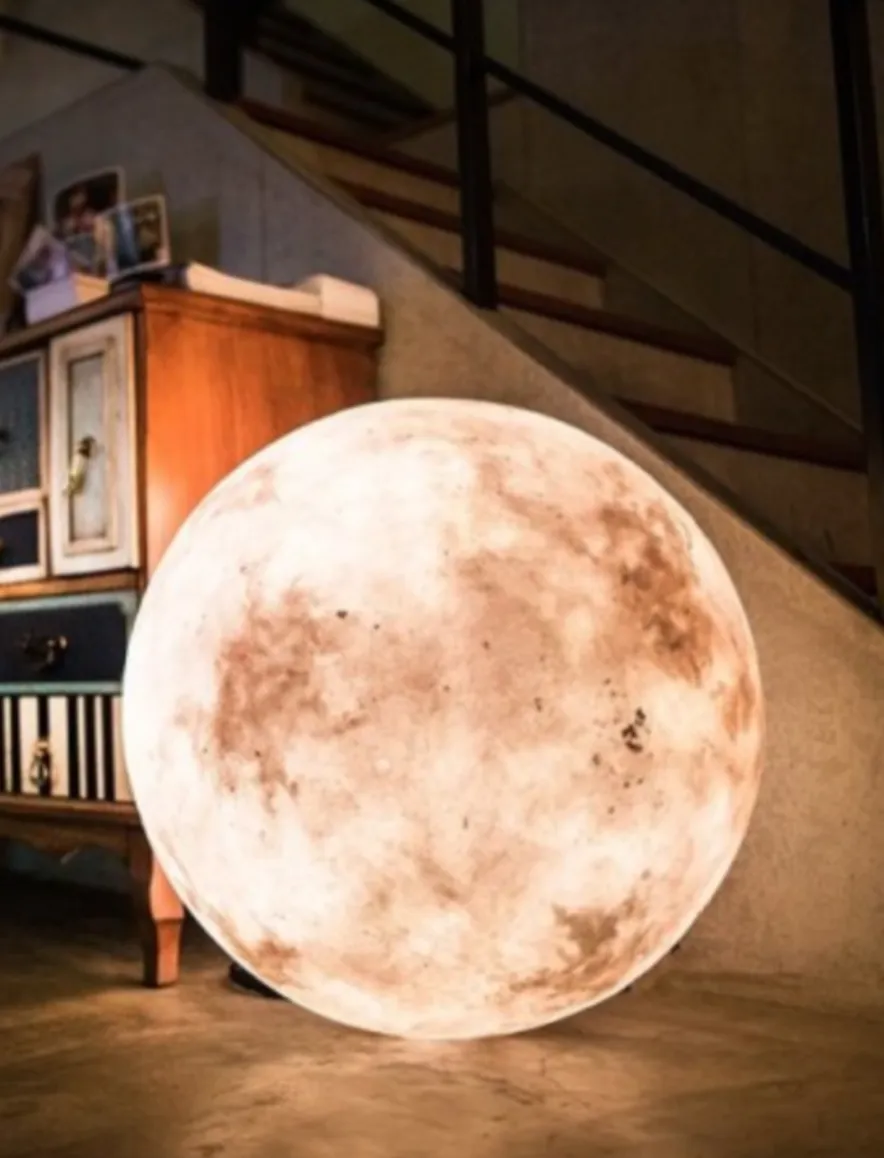 Luna — moon-inspired lighting product